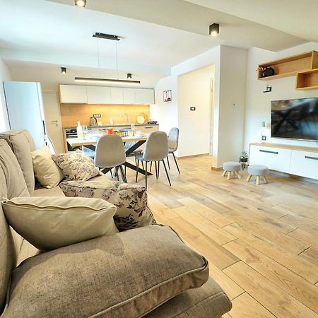 פוסטוינה Apartments Lipa Plac מראה חיצוני תמונה