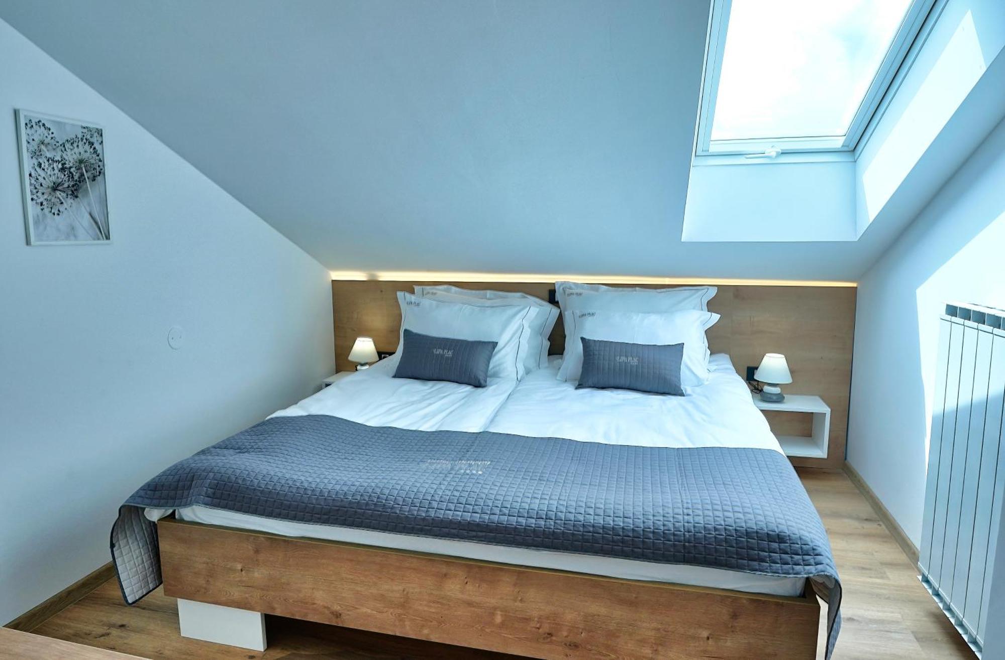 פוסטוינה Apartments Lipa Plac מראה חיצוני תמונה