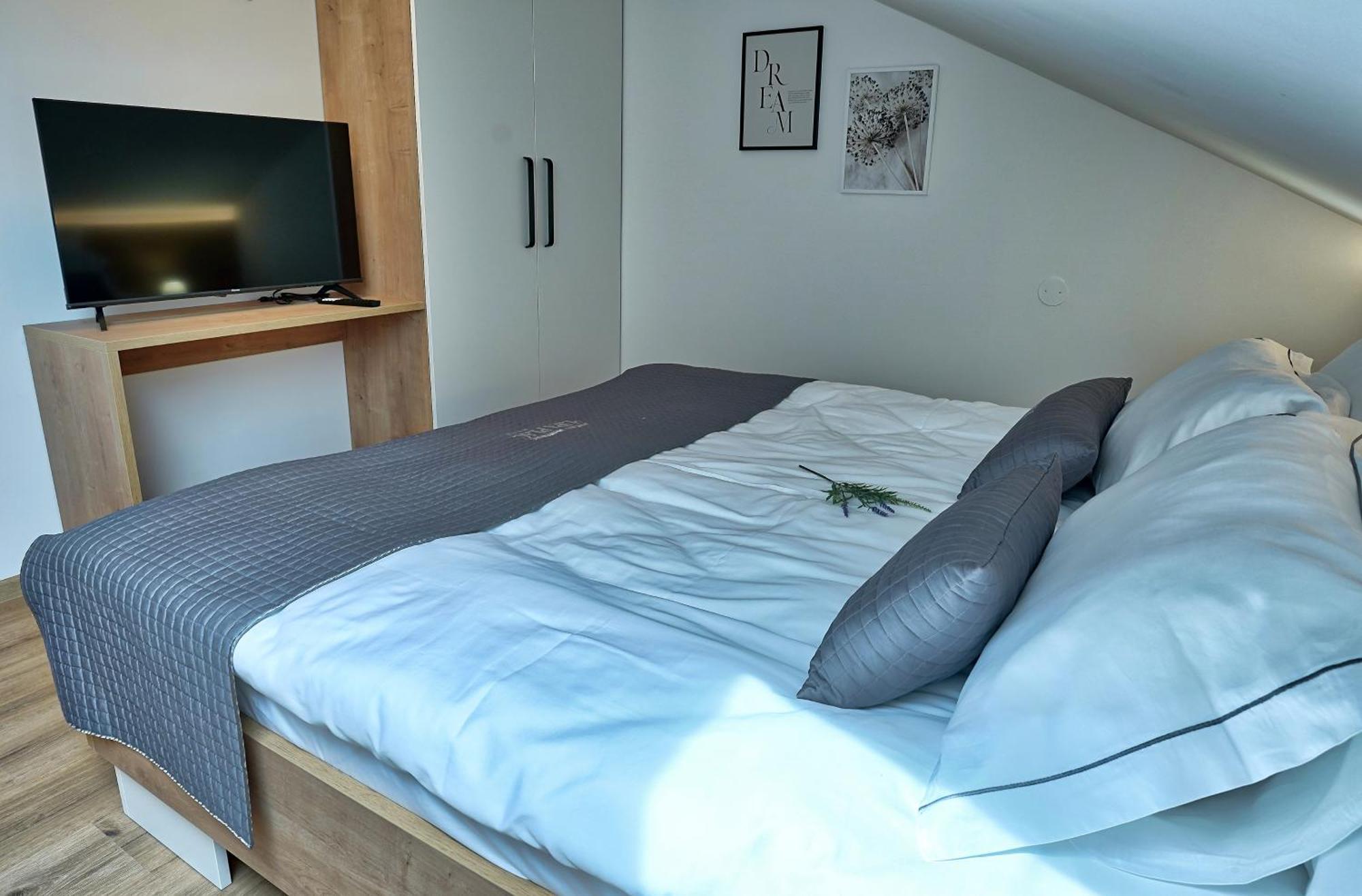 פוסטוינה Apartments Lipa Plac מראה חיצוני תמונה